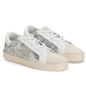 Steve Madden Girl NEW Larrk Silver Glitter Star Low Top Laces Sneakers Shoes 8.5